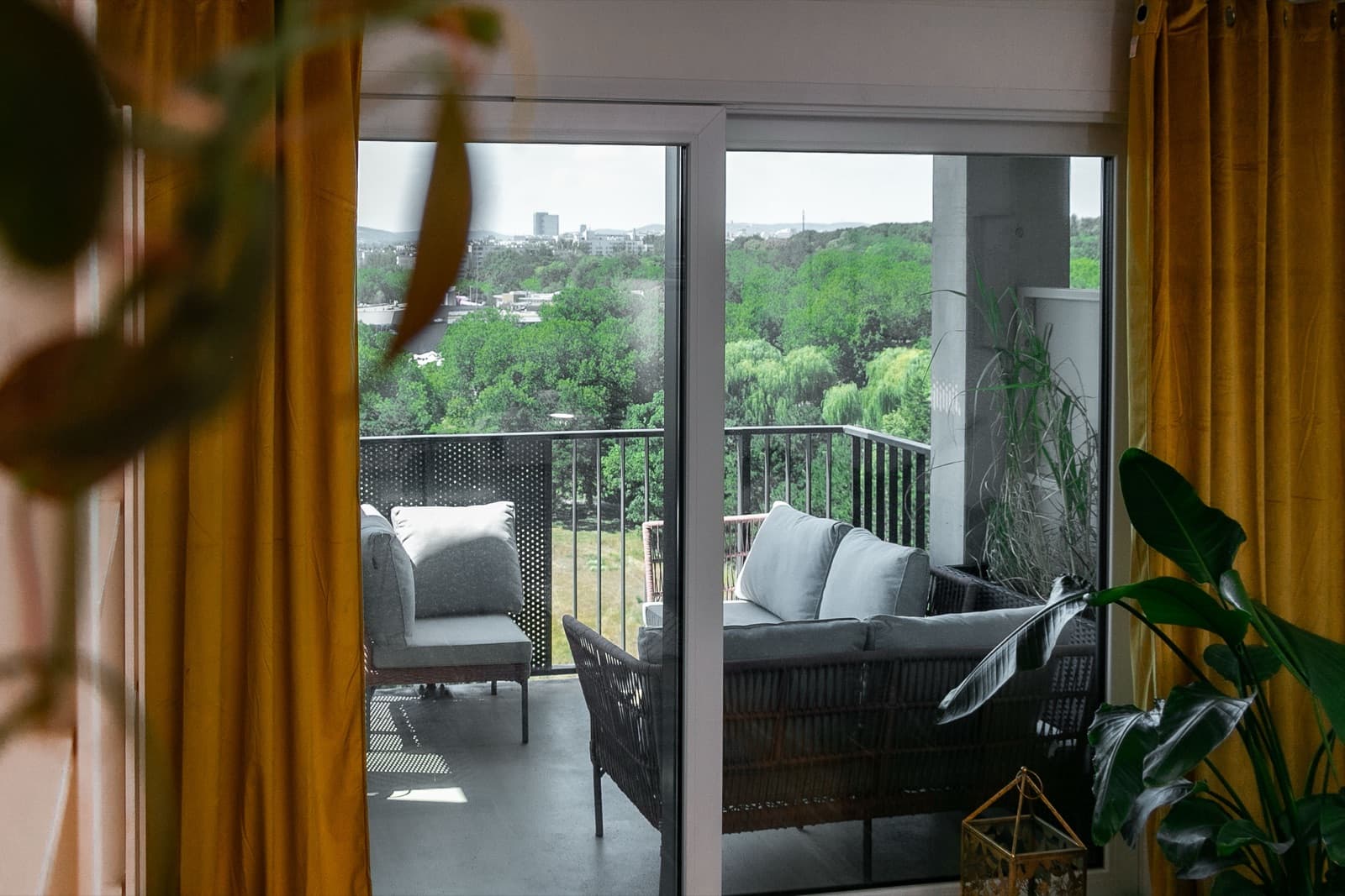 Wohnung mit traumhaftem Ausblick und Balkon nahe der Therme Wien — Foto 3