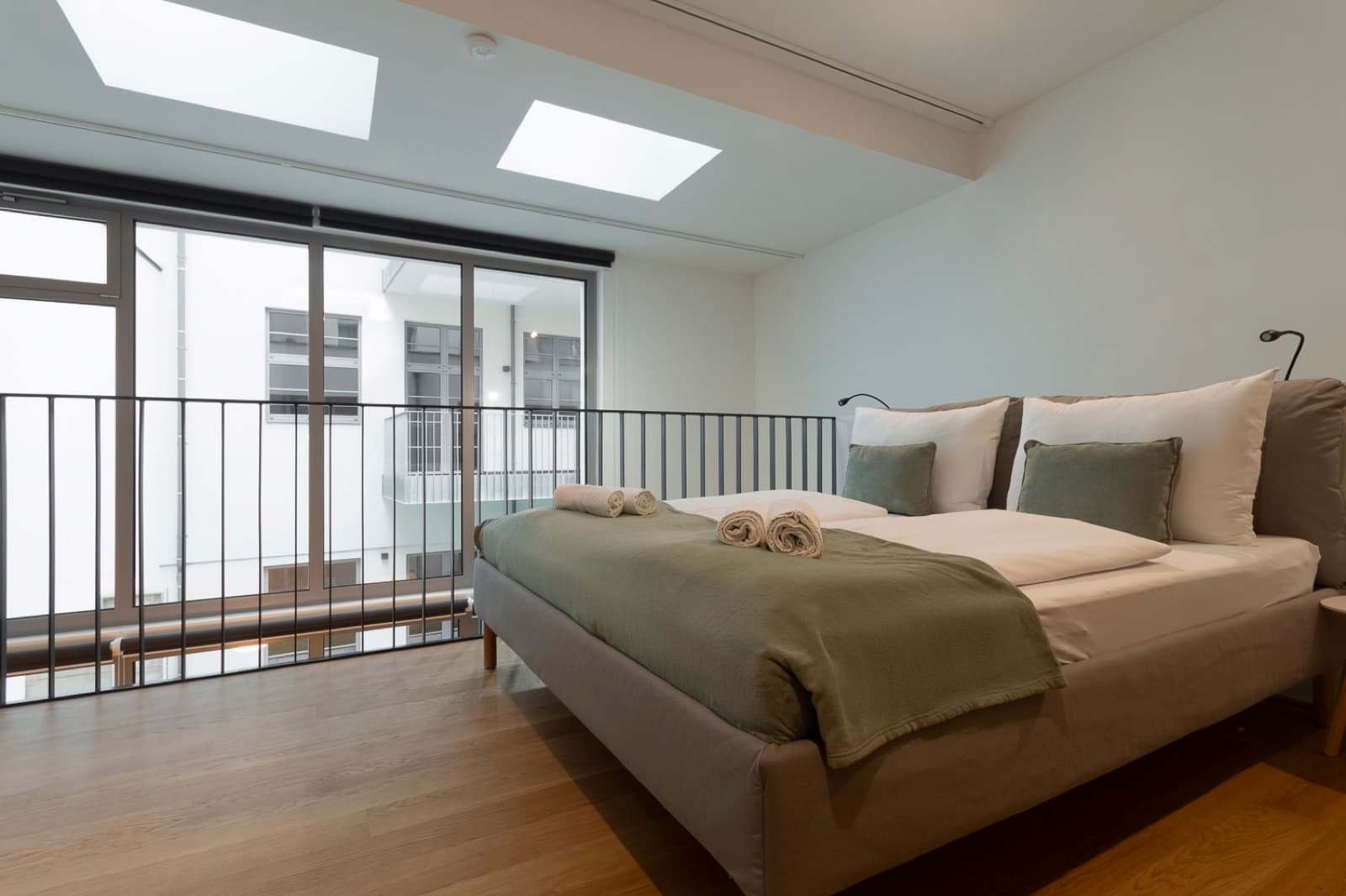 Bauhaus-Loft Wien — Garten & 75″-TV | Pitkagasse 4 — Foto 5