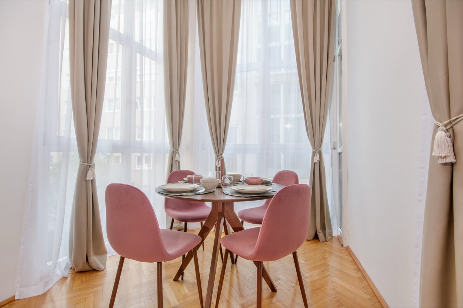 Exquisites Apartment im Herzen Wiens: Altbau bei der Karlskirche