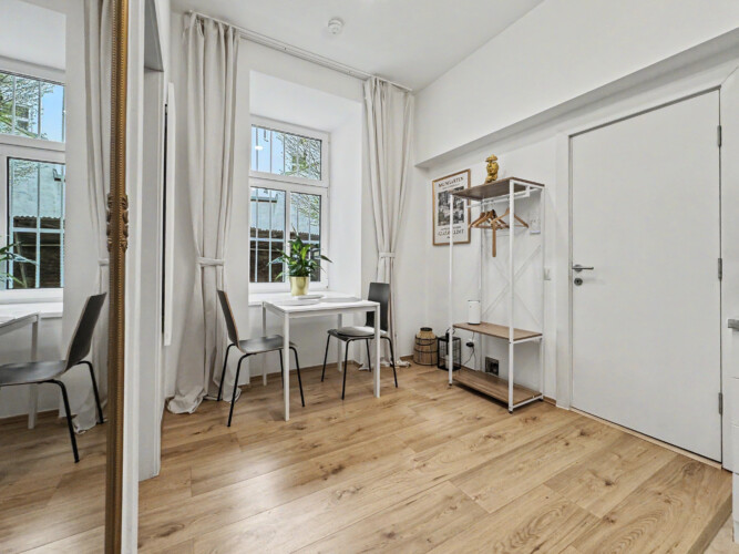 Separate WC with clean white fixtures in ground floor Vienna short-term rental
