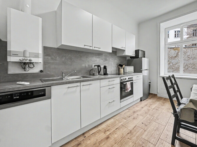 Air conditioning and modern furnishings in second bedroom of Vienna holiday rental