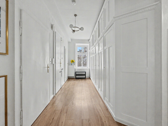 Clean bathroom fixtures and tiled walls in Vienna short-term rental